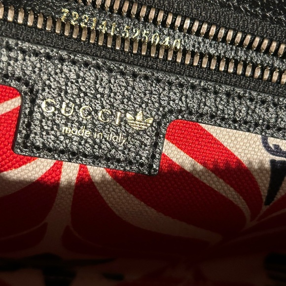 Gucci x ADIDAS Trefoil Zip Belt Bag-Brand New - Picture 10 of 13